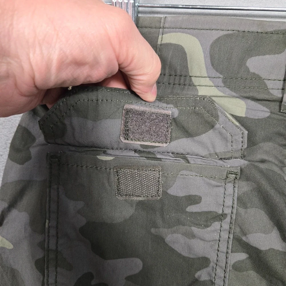 Lee Cargo Shorts Mens 30 Camo Extreme Motion Stretch Outdoor‎ NEW